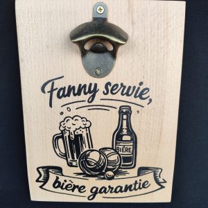 Décapsuleur mural bois