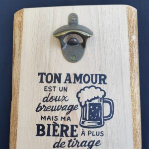 Décapsuleur mural bois